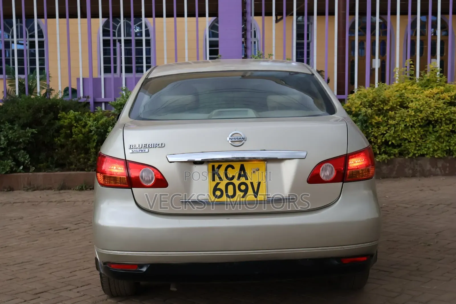 Nissan Bluebird 2007 Beige
