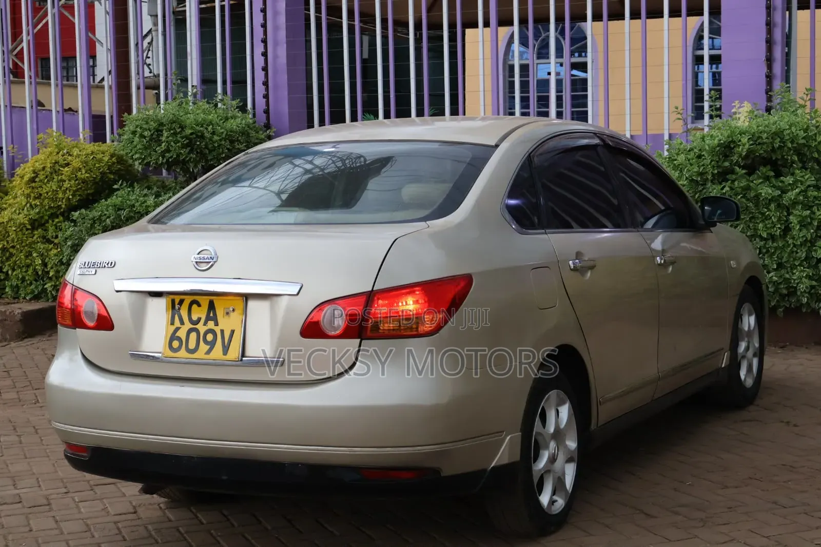 Nissan Bluebird 2007 Beige
