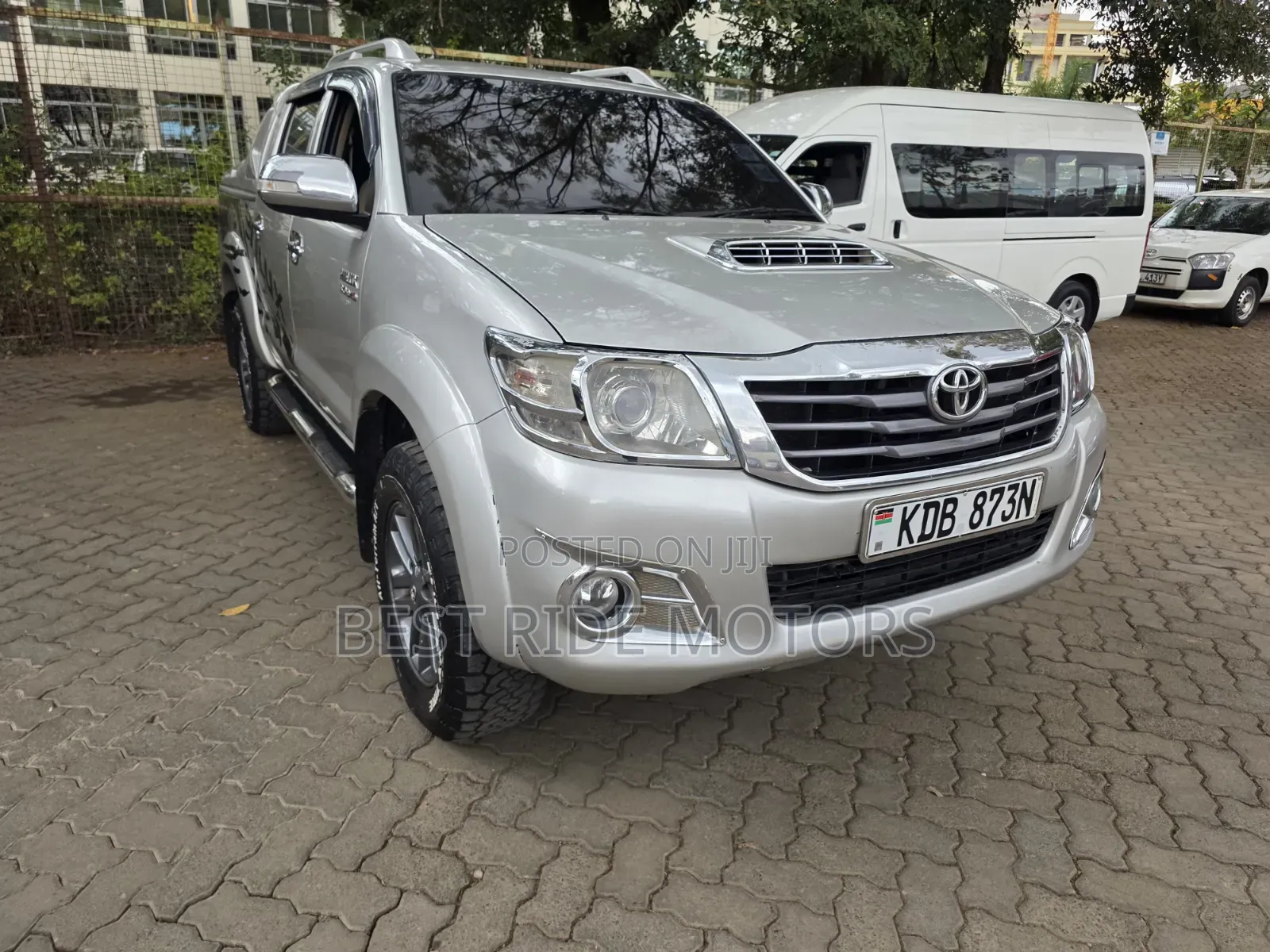 Toyota Hilux 3.0 D-4D 4x4 2014 Silver
