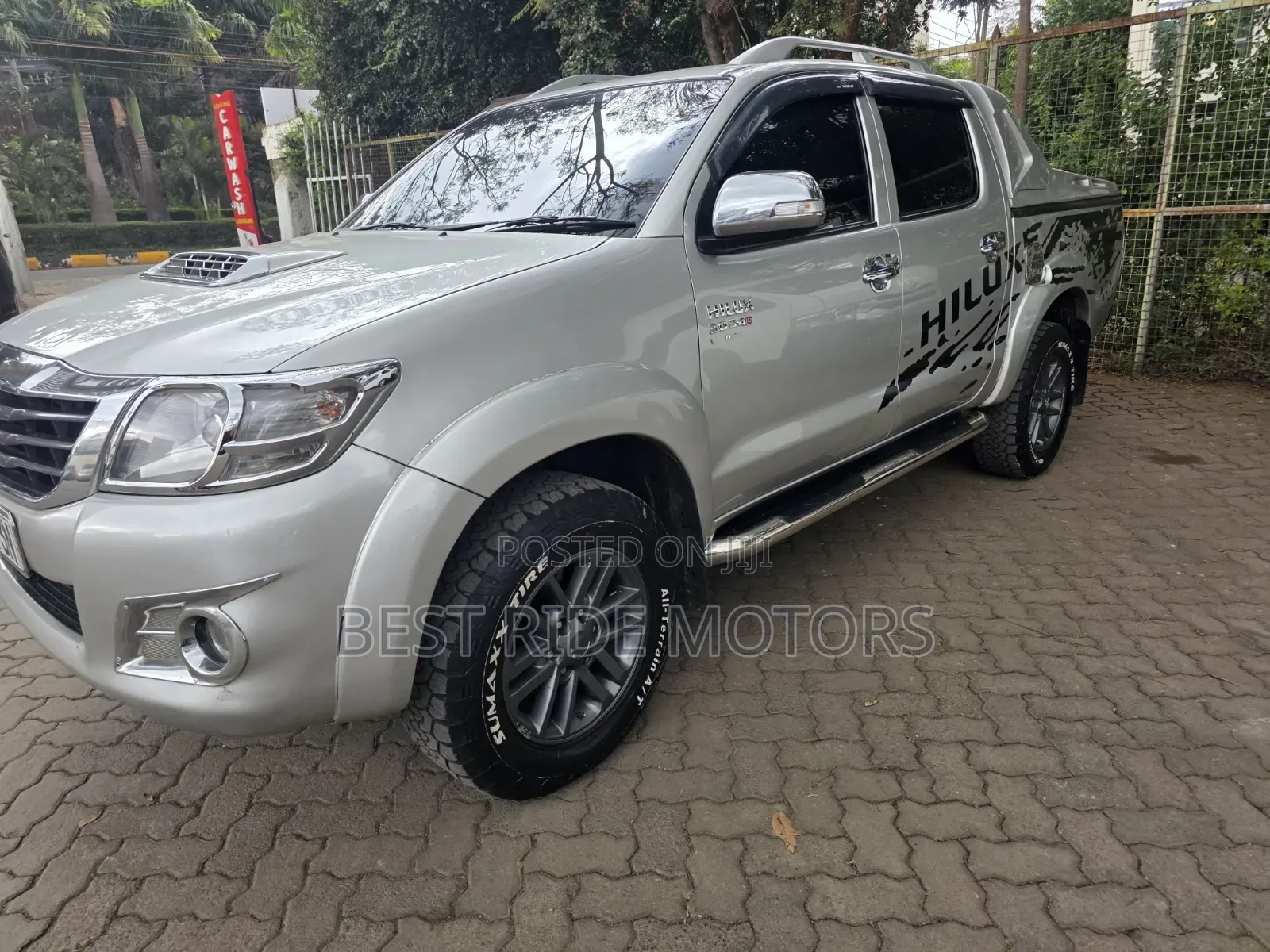 Toyota Hilux 3.0 D-4D 4x4 2014 Silver