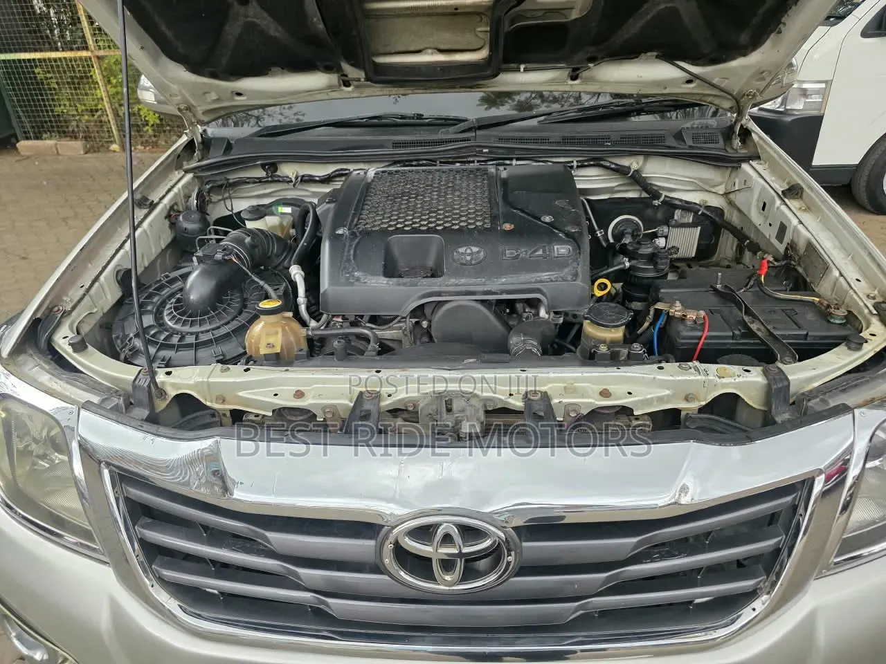 Toyota Hilux 3.0 D-4D 4x4 2014 Silver