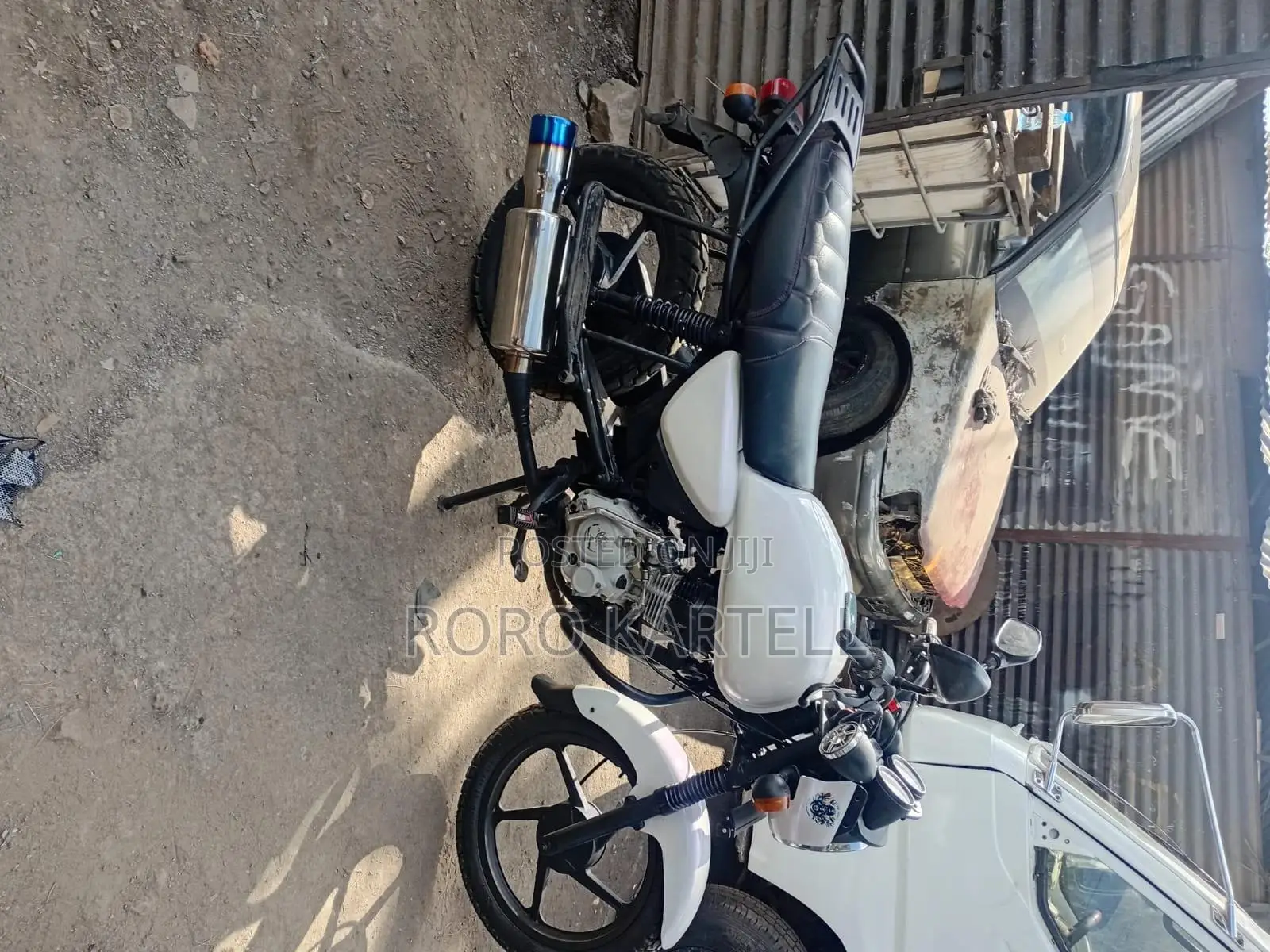 Bajaj Boxer 150 UG 2021 White