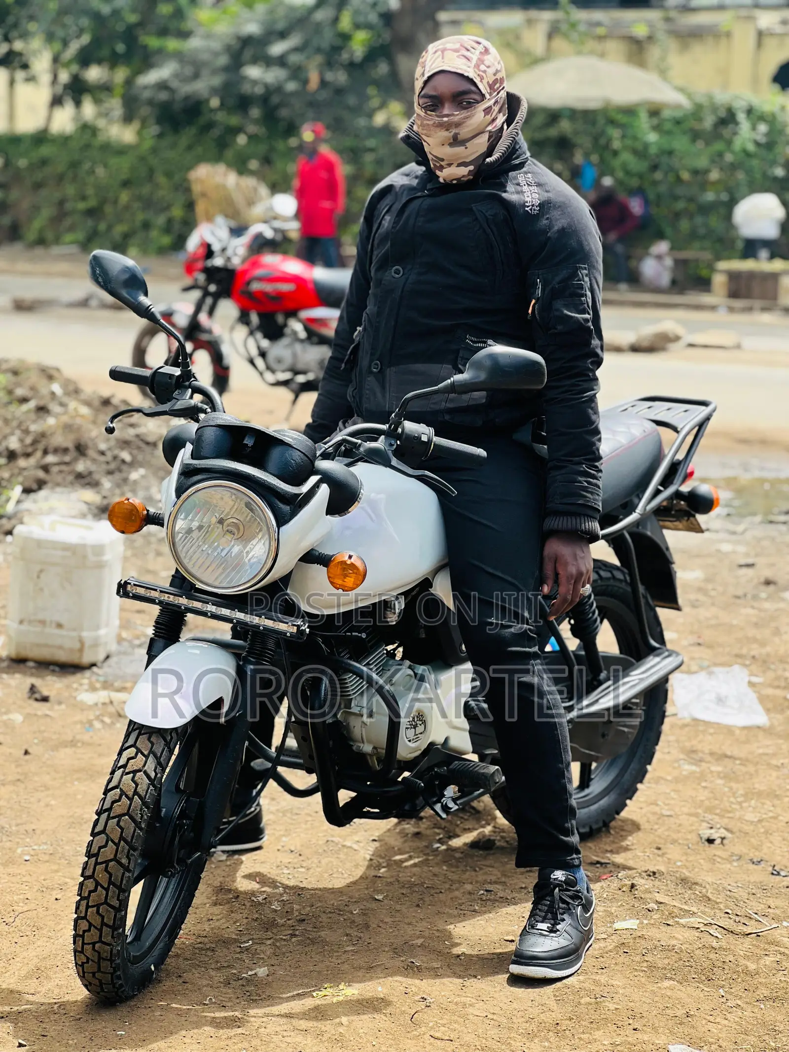 Bajaj Boxer 150 UG 2021 White