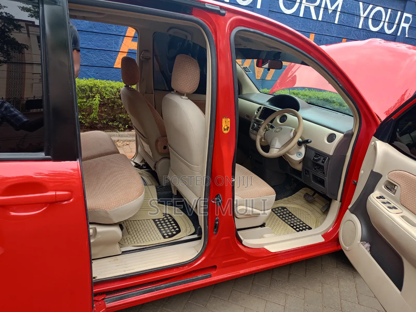Toyota Sienta 1.5 FWD 2012 Red