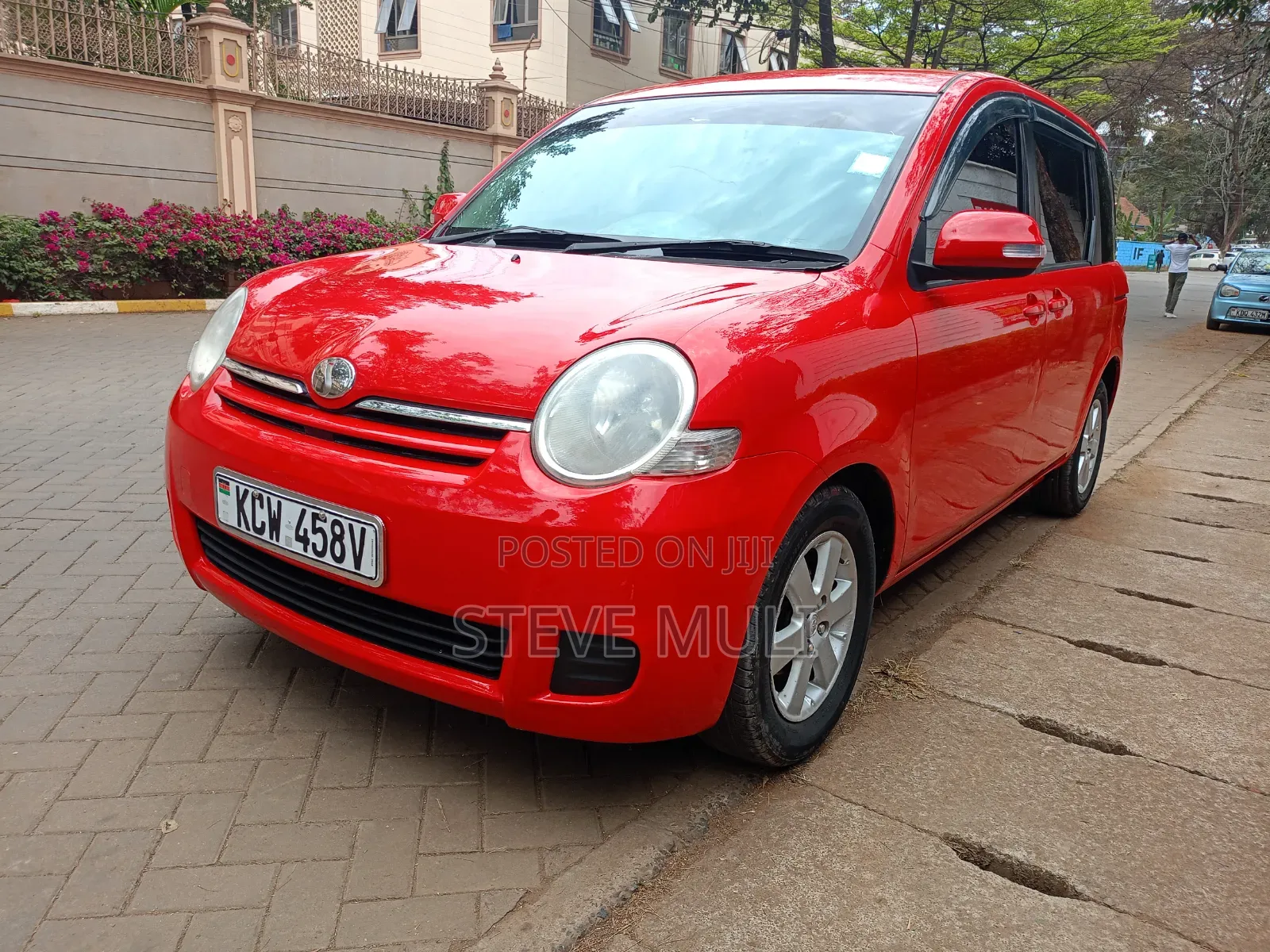 Toyota Sienta 1.5 FWD 2012 Red