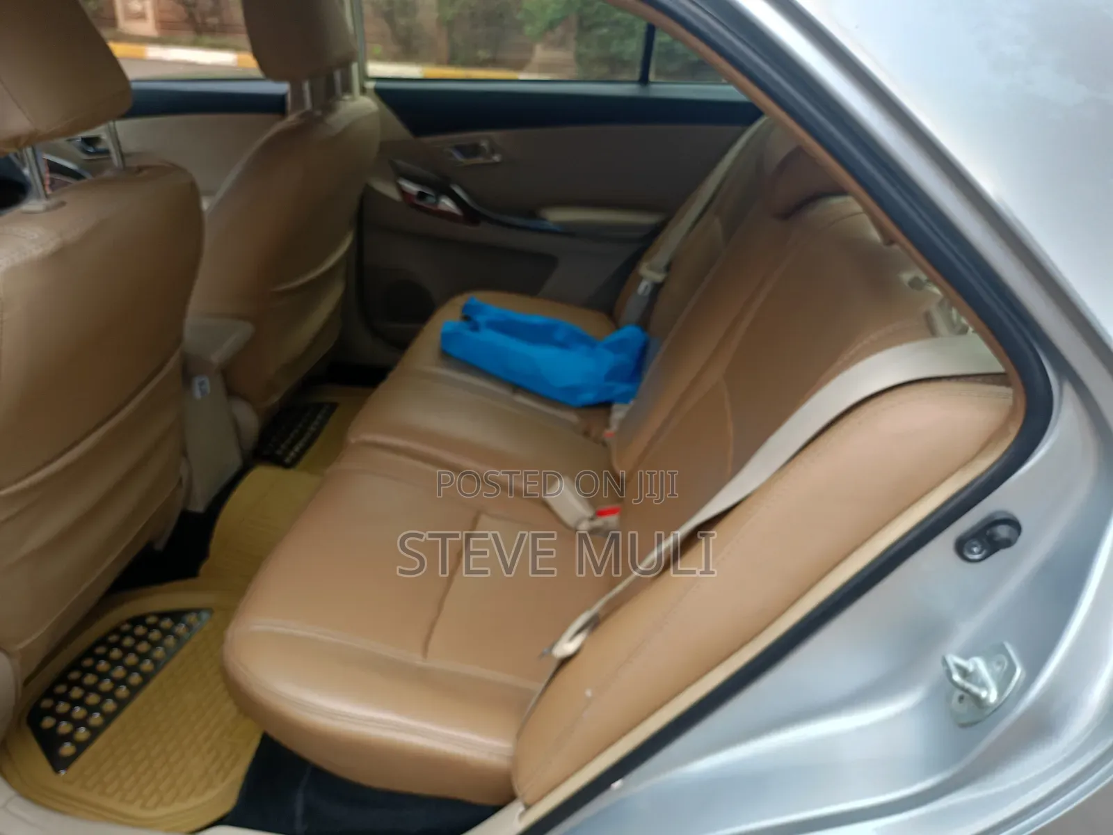 Toyota Premio 1.8 FWD 2012 Silver