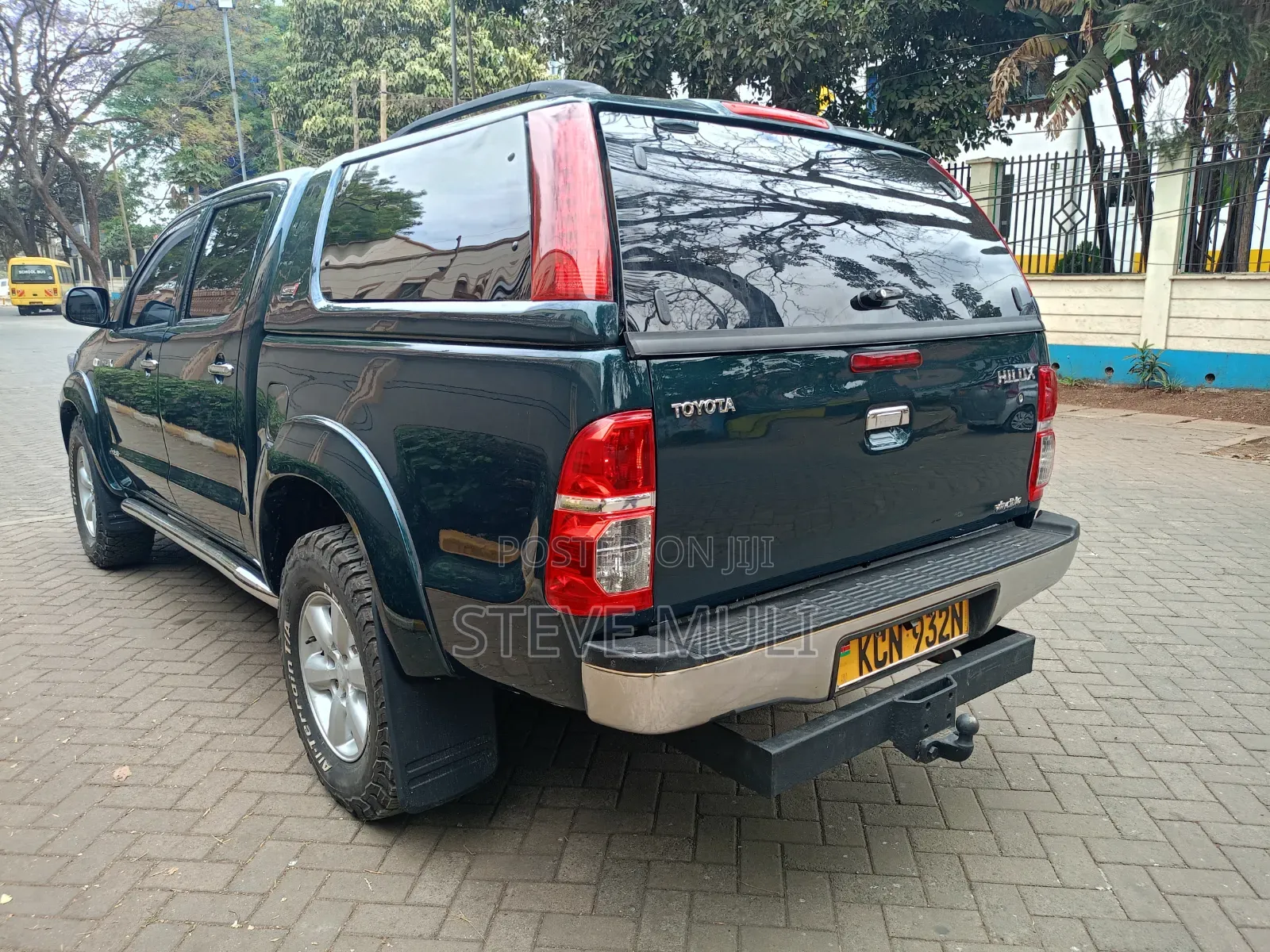 Toyota Hilux 2011 Green