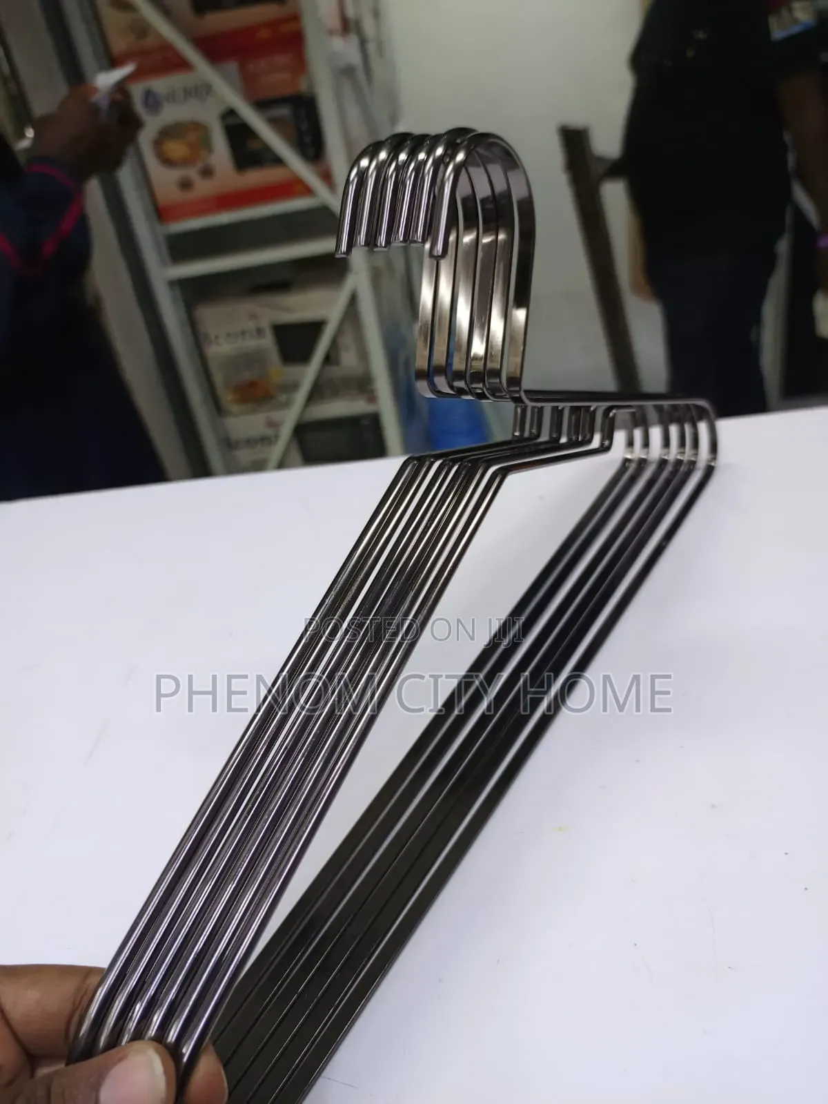 10pcs Heavy Duty Metallic Clothes Hangers