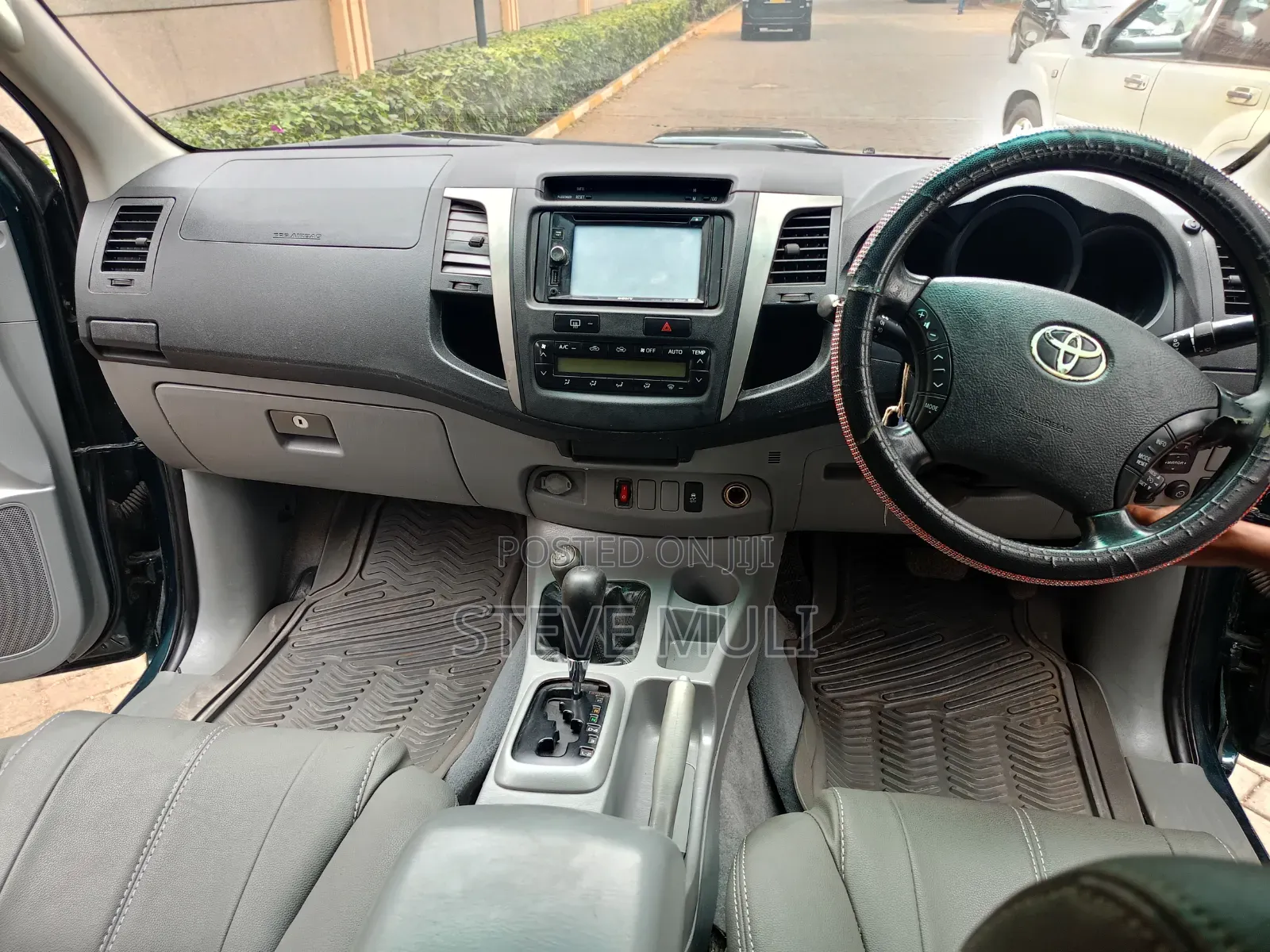 Toyota Hilux 2011 Green