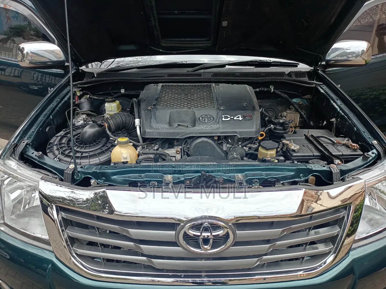 Toyota Hilux 2011 Green