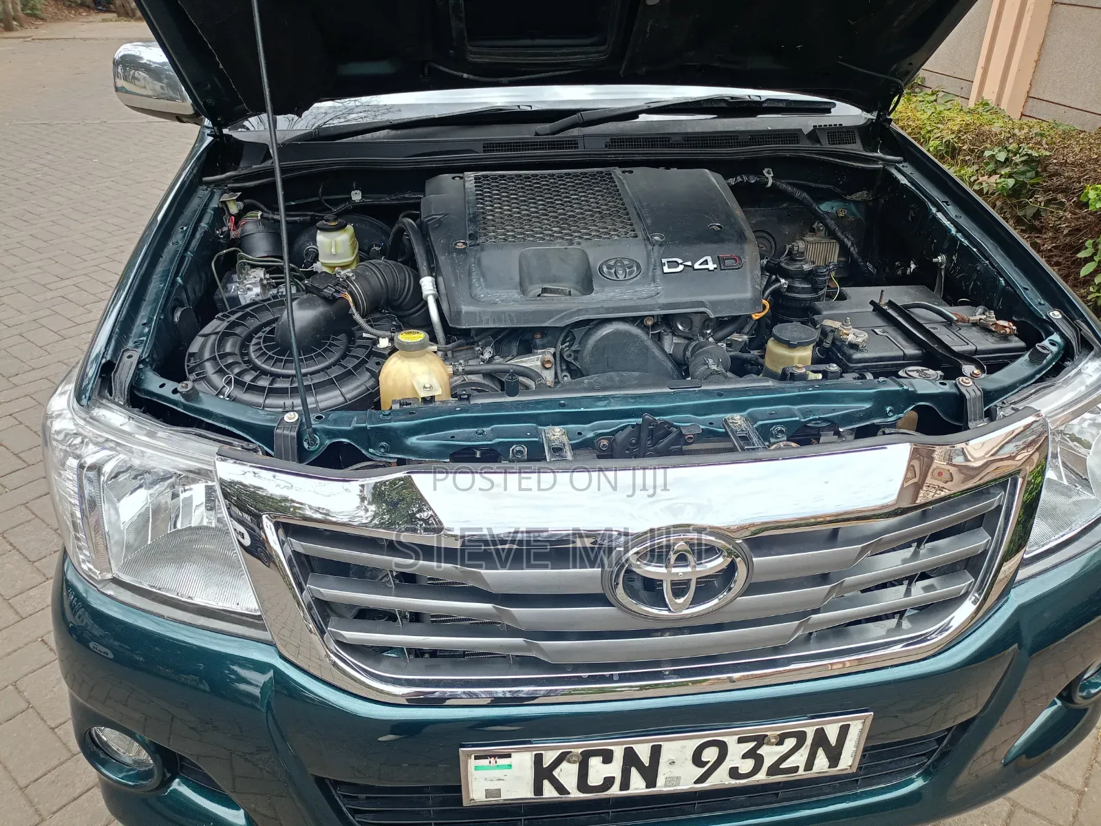 Toyota Hilux 2011 Green