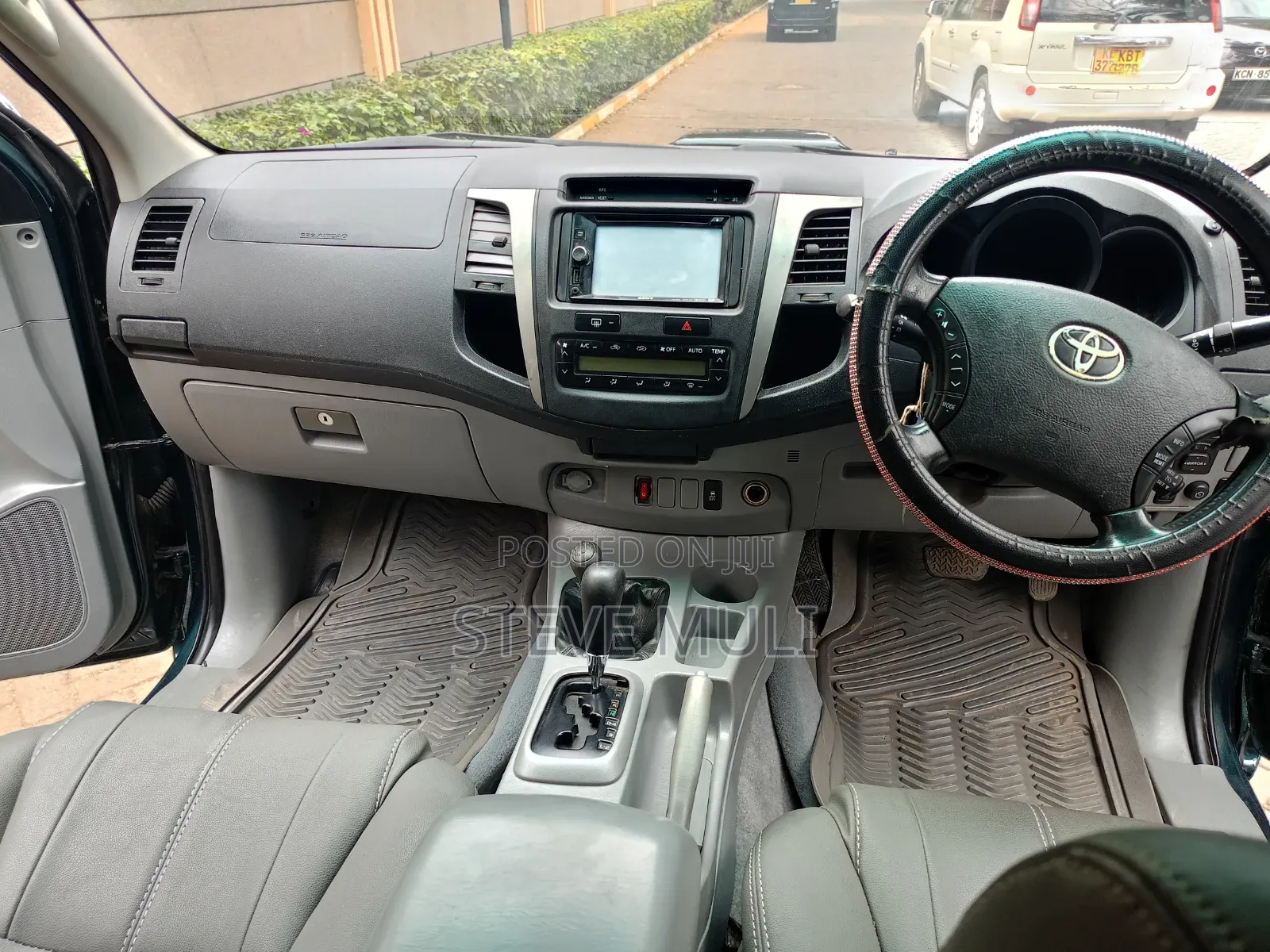Toyota Hilux 2011 Green