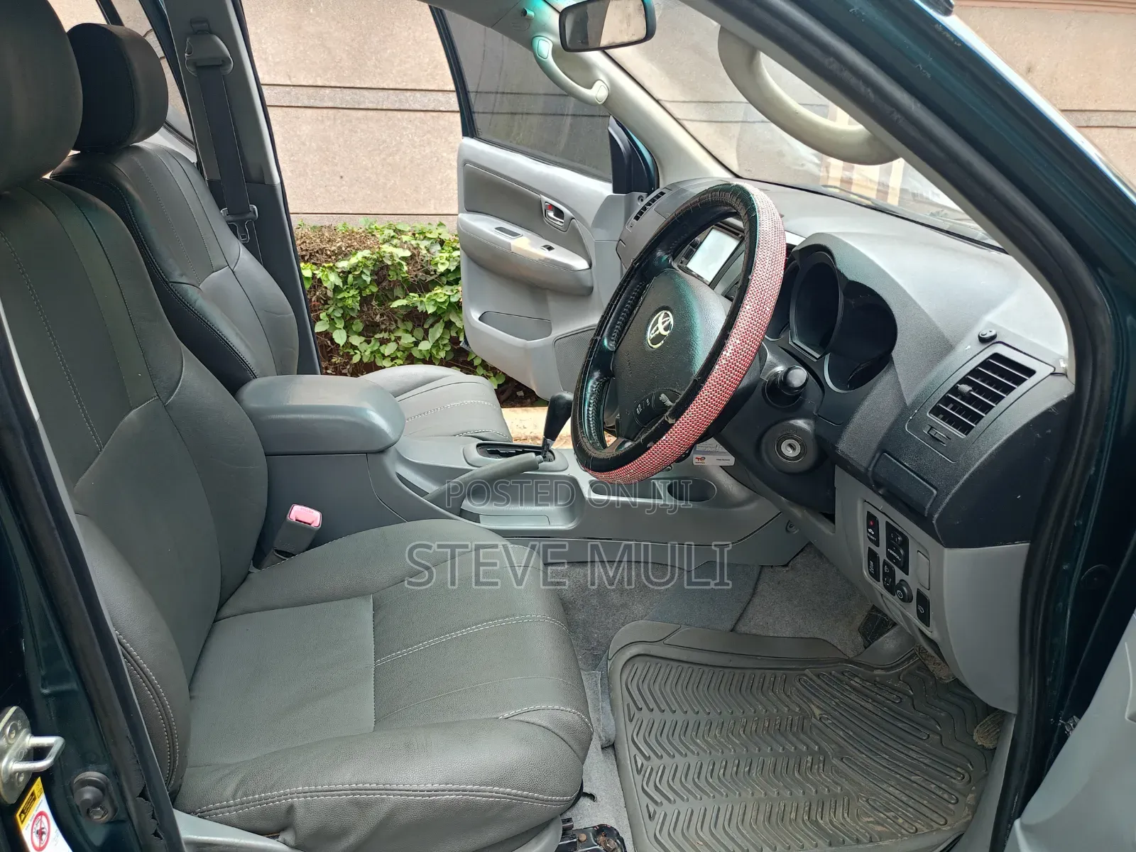 Toyota Hilux 2011 Green