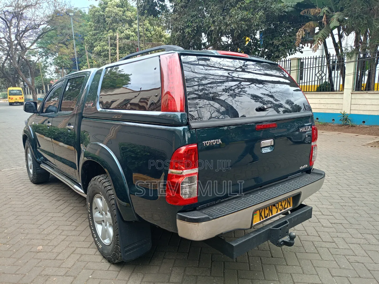 Toyota Hilux 2011 Green