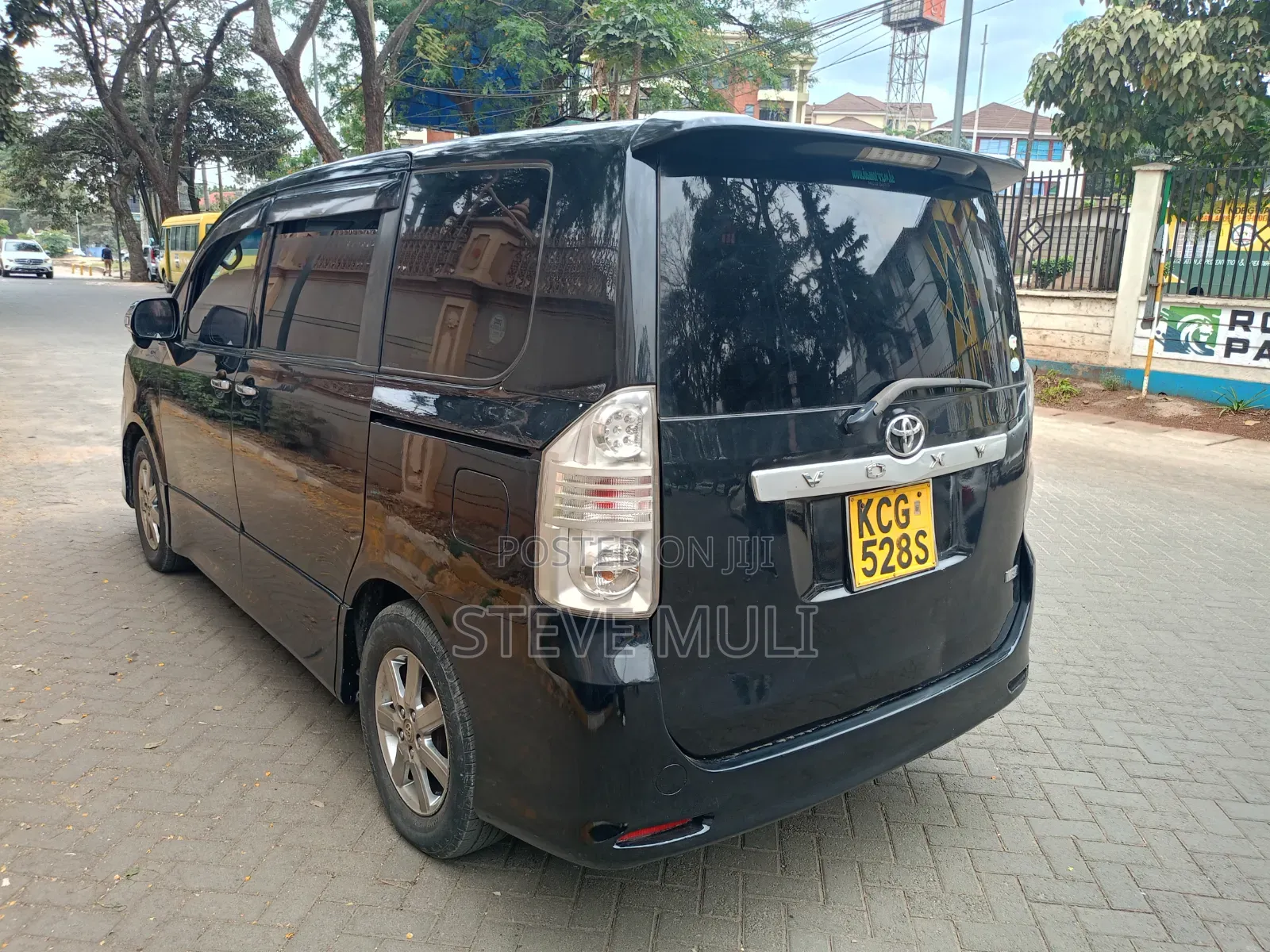 Toyota Voxy X L Edition 2WD 8-Seater 2009 Black