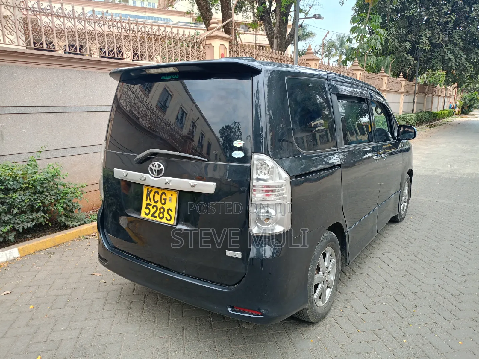 Toyota Voxy X L Edition 2WD 8-Seater 2009 Black