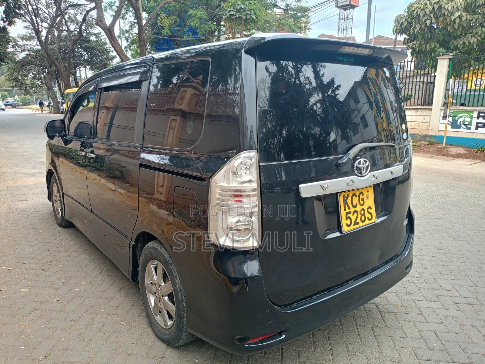 Toyota Voxy X L Edition 2WD 8-Seater 2009 Black
