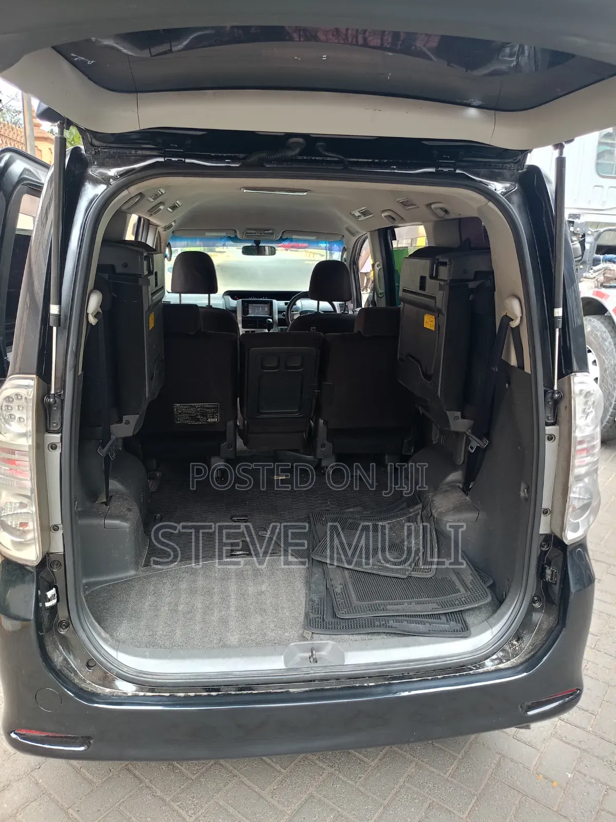 Toyota Voxy X L Edition 2WD 8-Seater 2009 Black