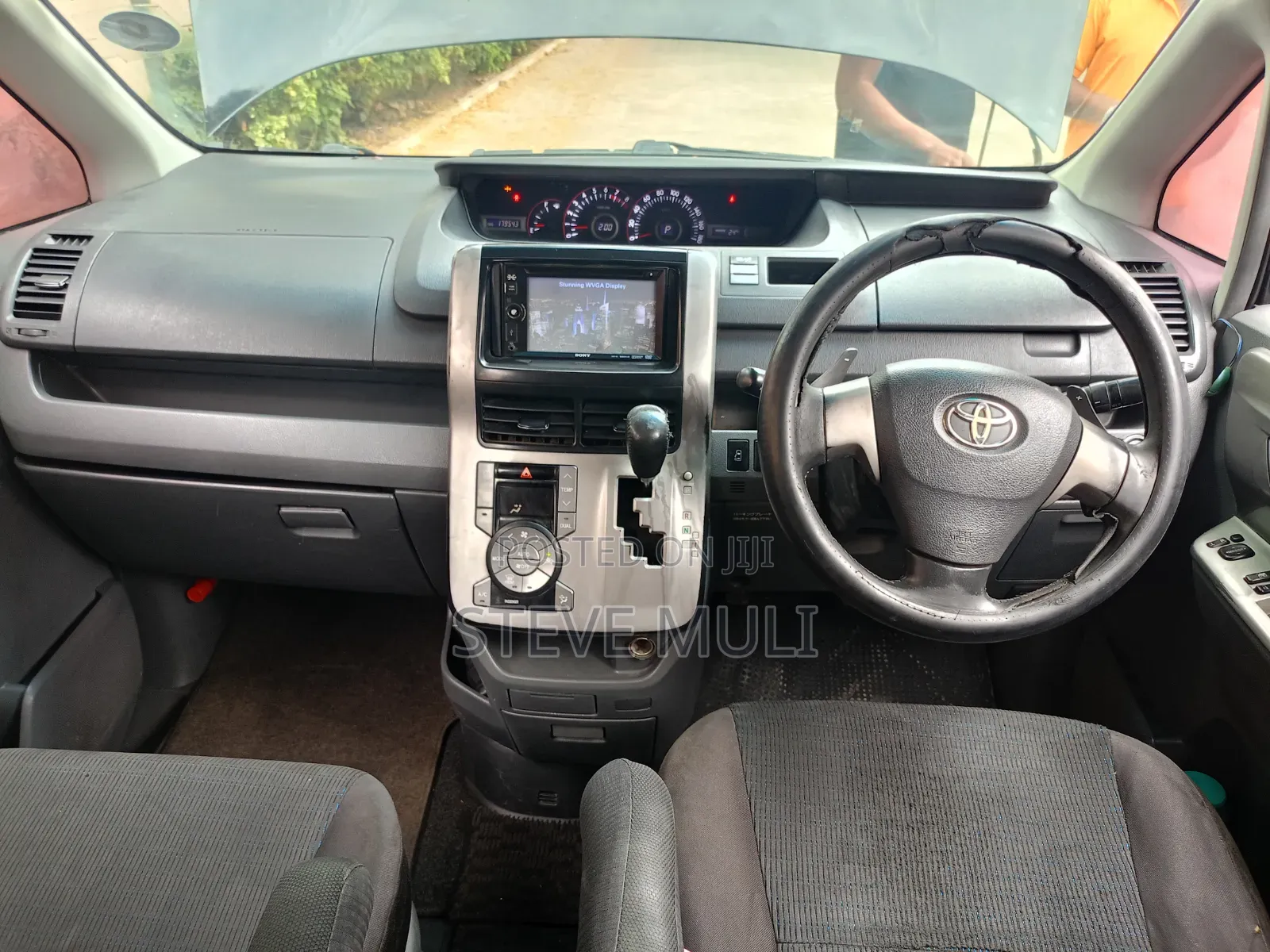 Toyota Voxy X L Edition 2WD 8-Seater 2009 Black