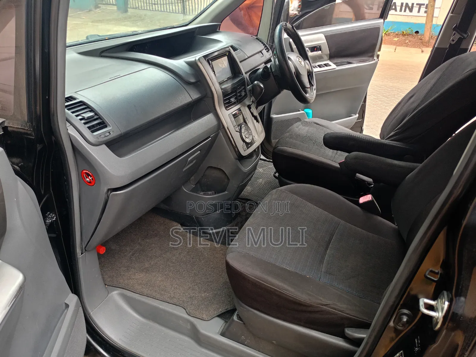 Toyota Voxy X L Edition 2WD 8-Seater 2009 Black