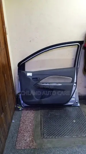 Front Door RHS Toyota Belta Scp92 2008 Model