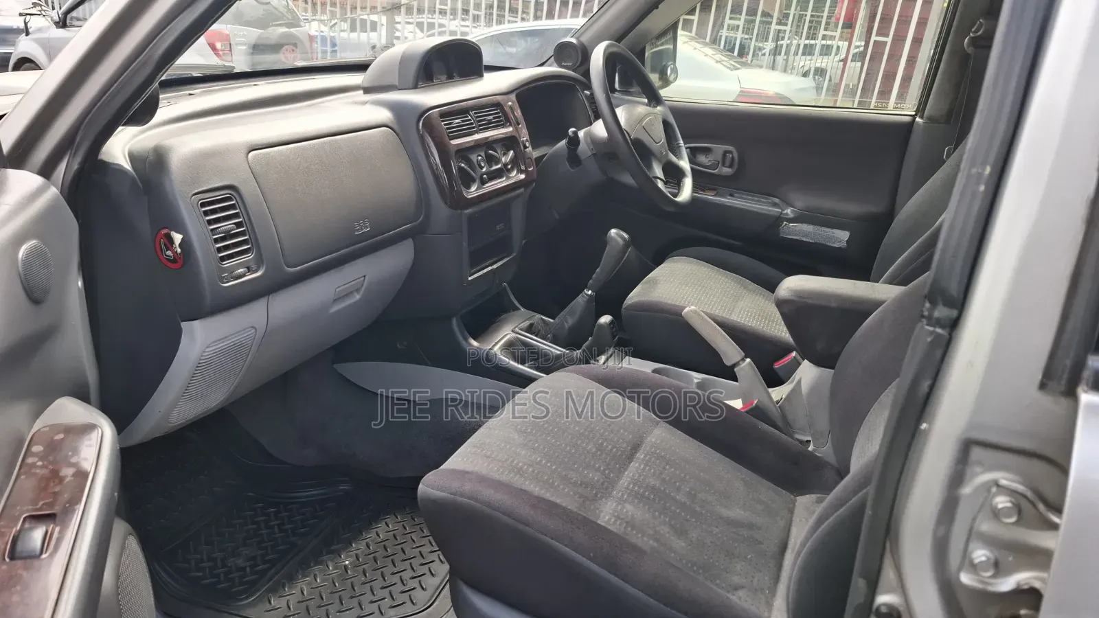 Mitsubishi Pajero 2004 Silver