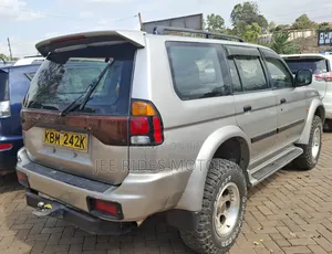 Mitsubishi Pajero 2004 Silver