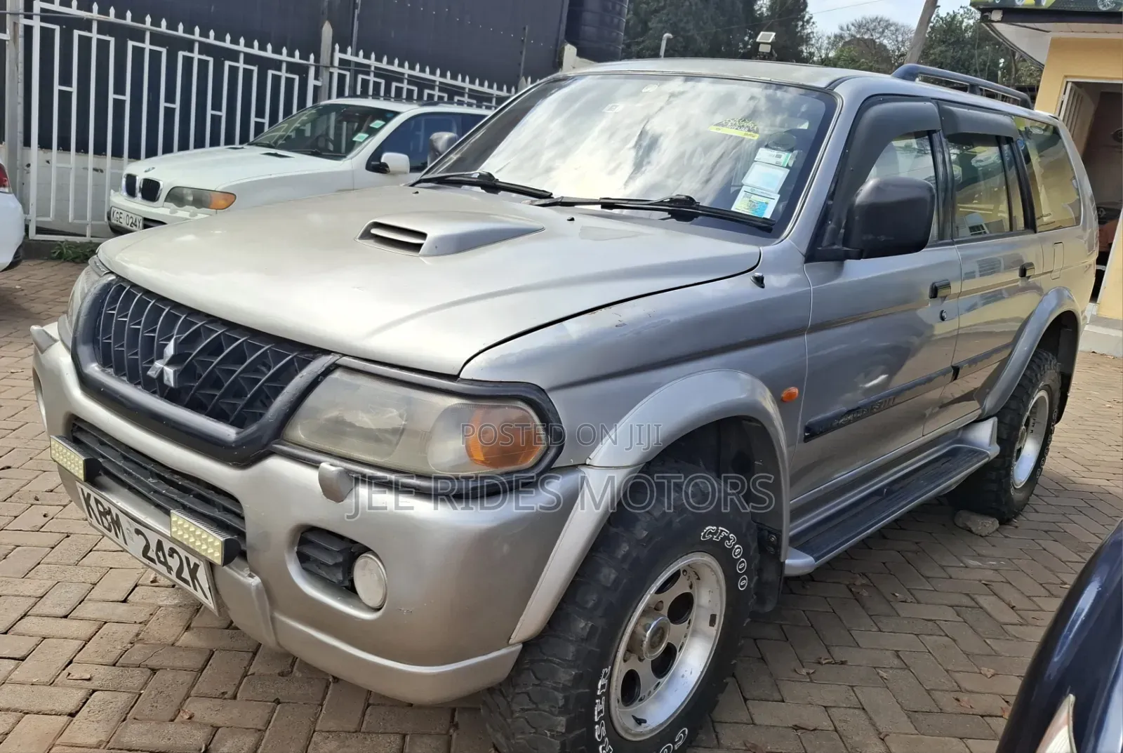 Mitsubishi Pajero 2004 Silver