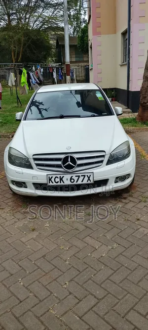 Mercedes-Benz C200 2010 White