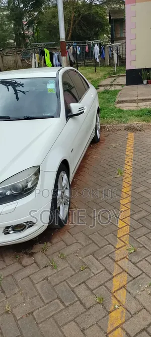 Mercedes-Benz C200 2010 White