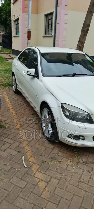 Mercedes-Benz C200 2010 White