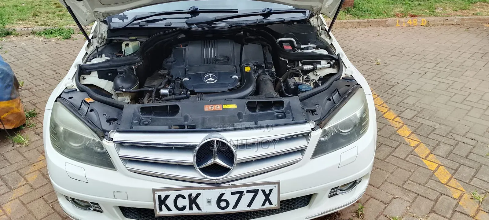 Mercedes-Benz C200 2010 White