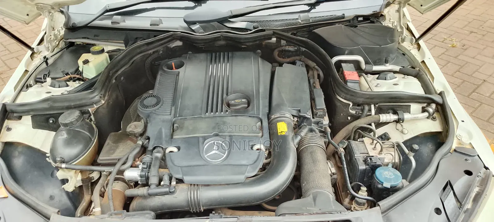 Mercedes-Benz C200 2010 White