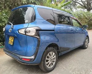 Toyota Sienta 1.5 FWD 2016 Blue