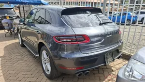 Porsche Macan Base 2019 Gray