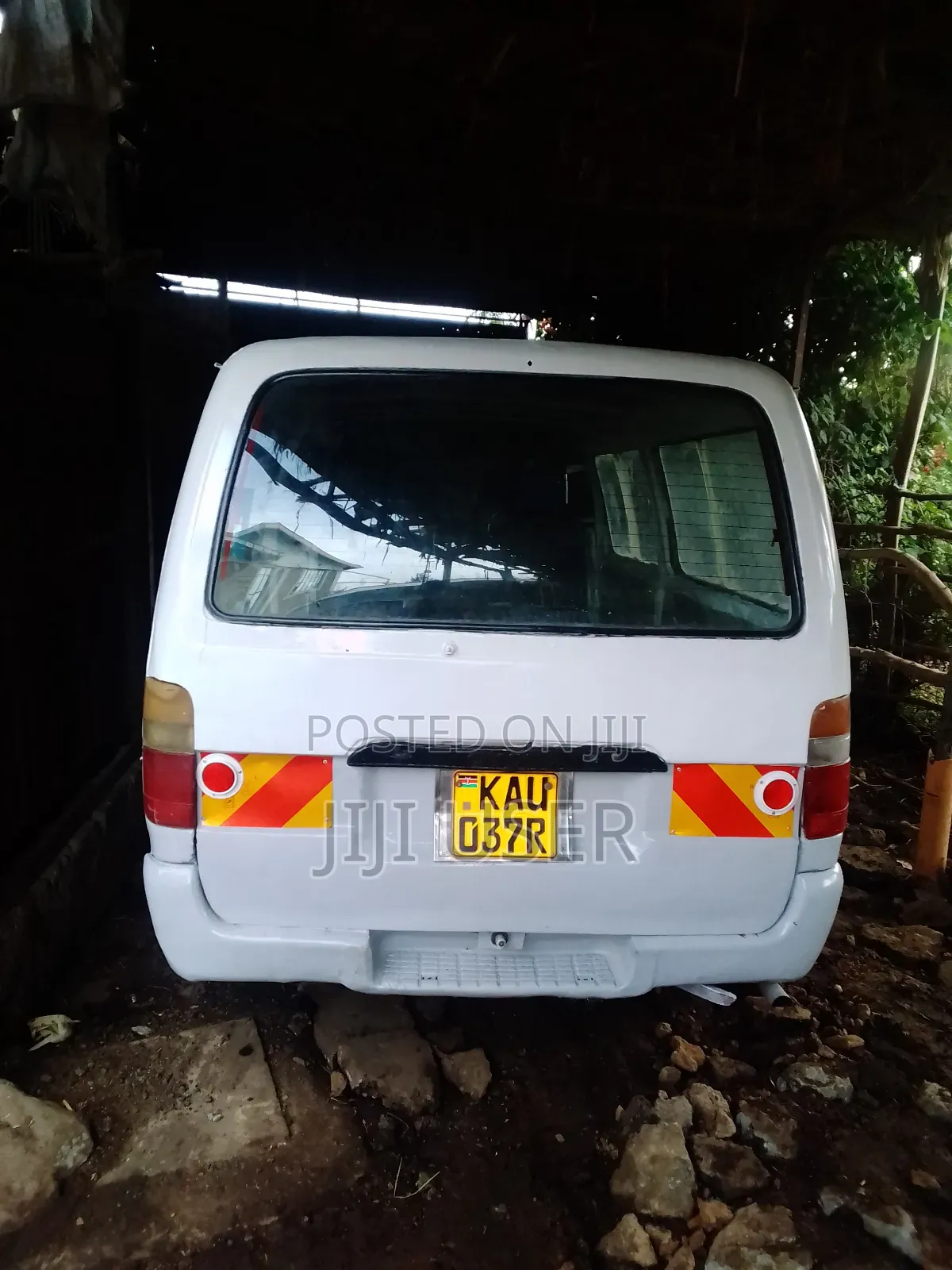 Toyota HiAce 1999 White