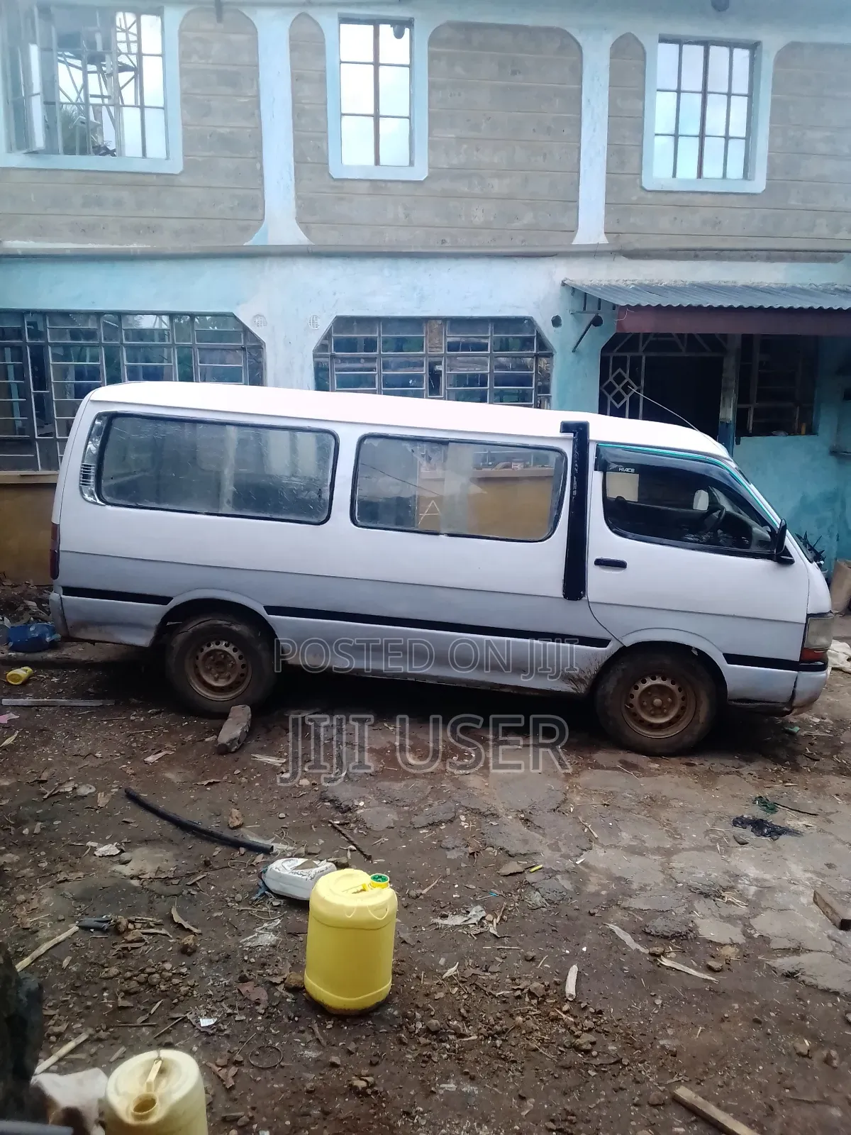 Toyota HiAce 1999 White