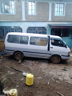 Toyota HiAce 1999 White
