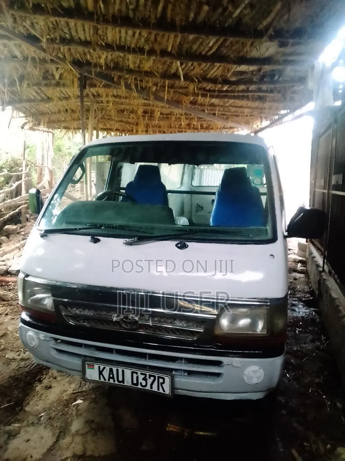Toyota HiAce 1999 White