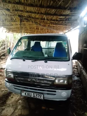 Toyota HiAce 1999 White