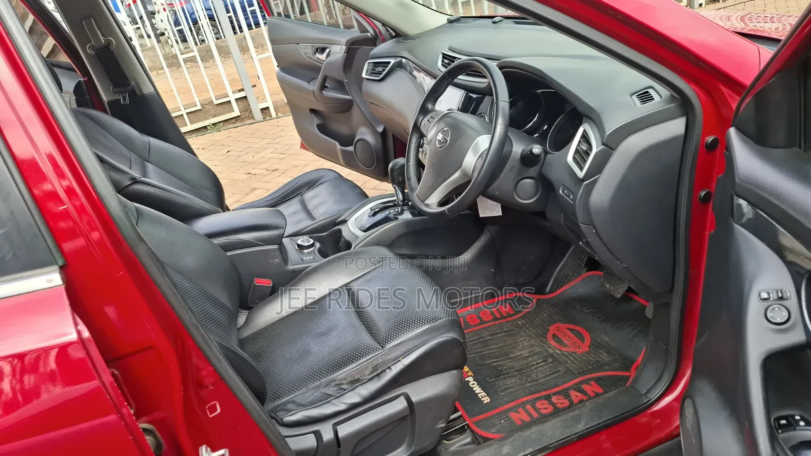 Nissan X-Trail 2.0 Petrol AWD 2014 Red