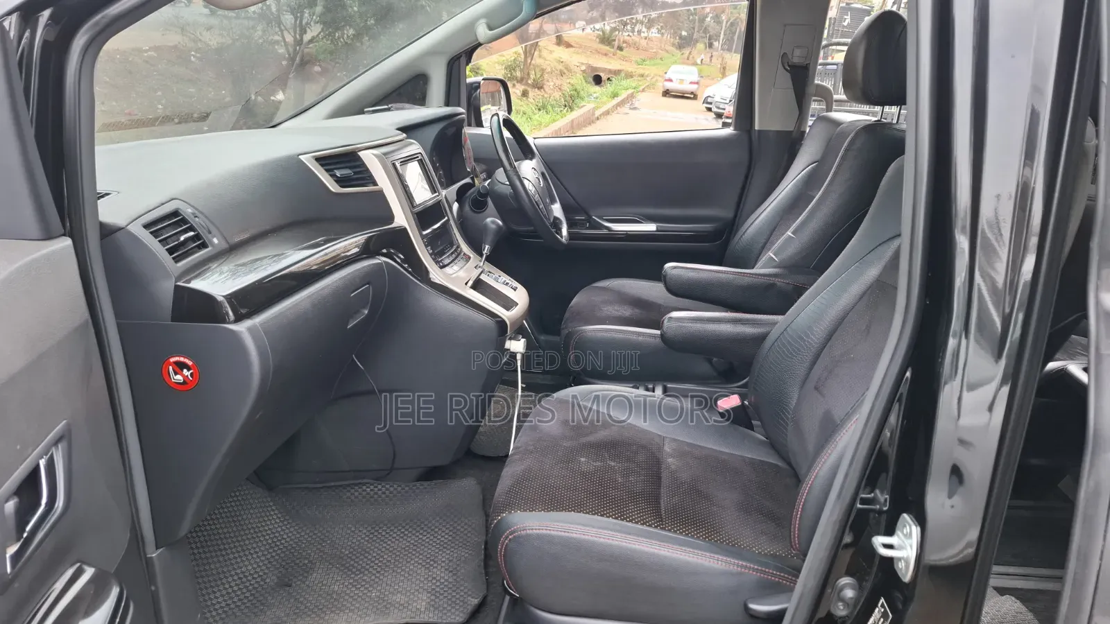 Toyota Vellfire Z Golden Eyes 2.4 FWD 7-Seater 2014 Black