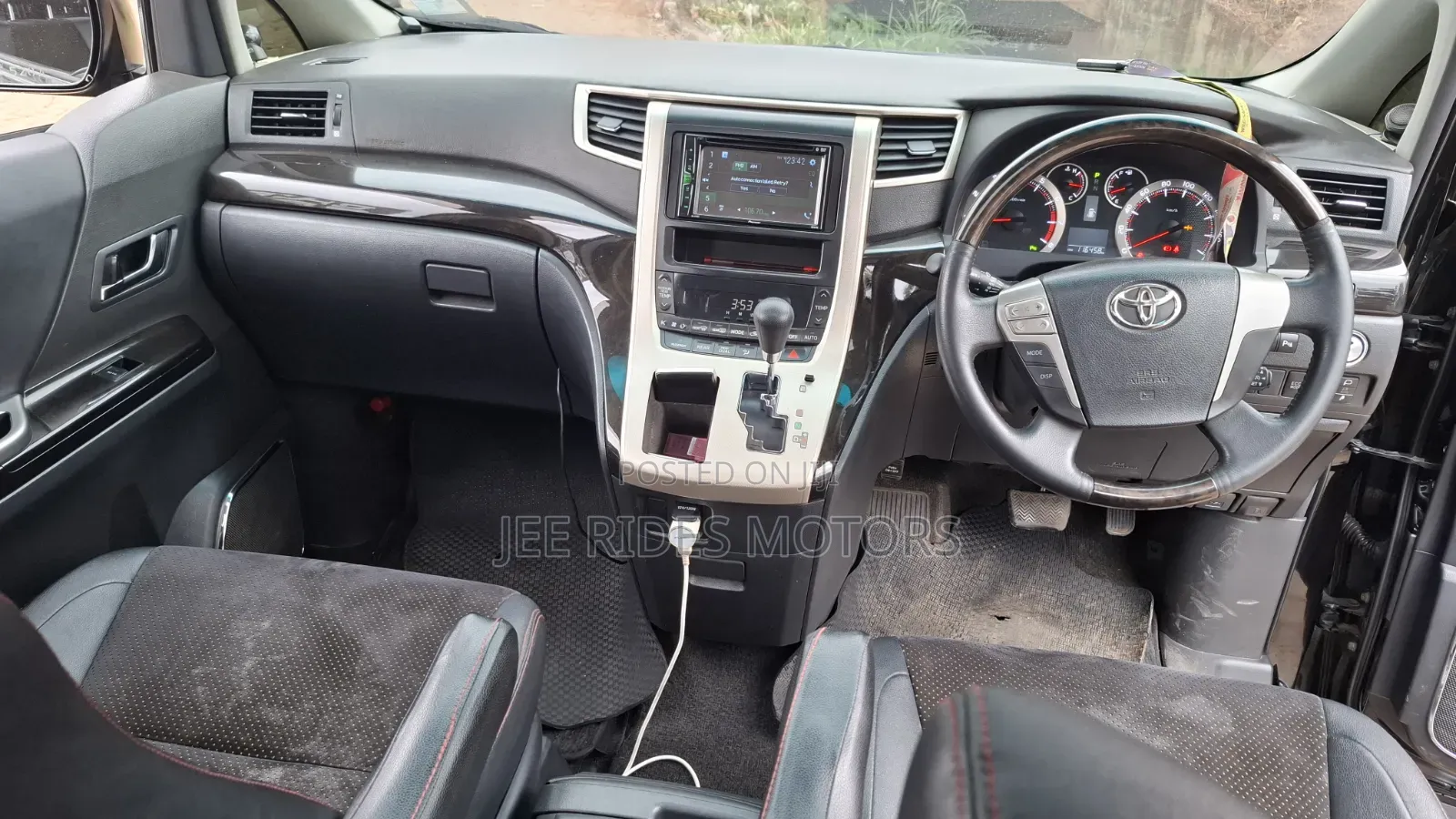 Toyota Vellfire Z Golden Eyes 2.4 FWD 7-Seater 2014 Black