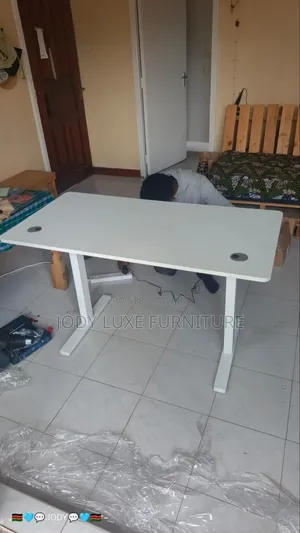 1.2m Electric Adjustable Desk
