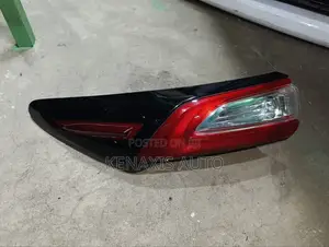 Harrier 2017-2020 Taillight (Red)