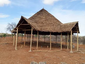 Makuti Roofing at Sekenan Mara