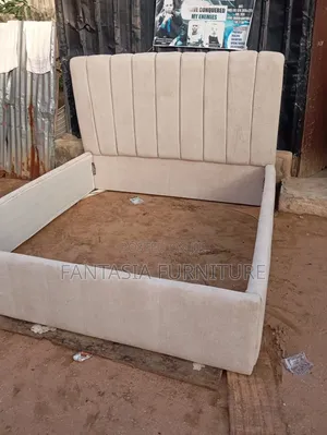 Cream/Soft Fabric 5 by 6 Bubble Head Bed