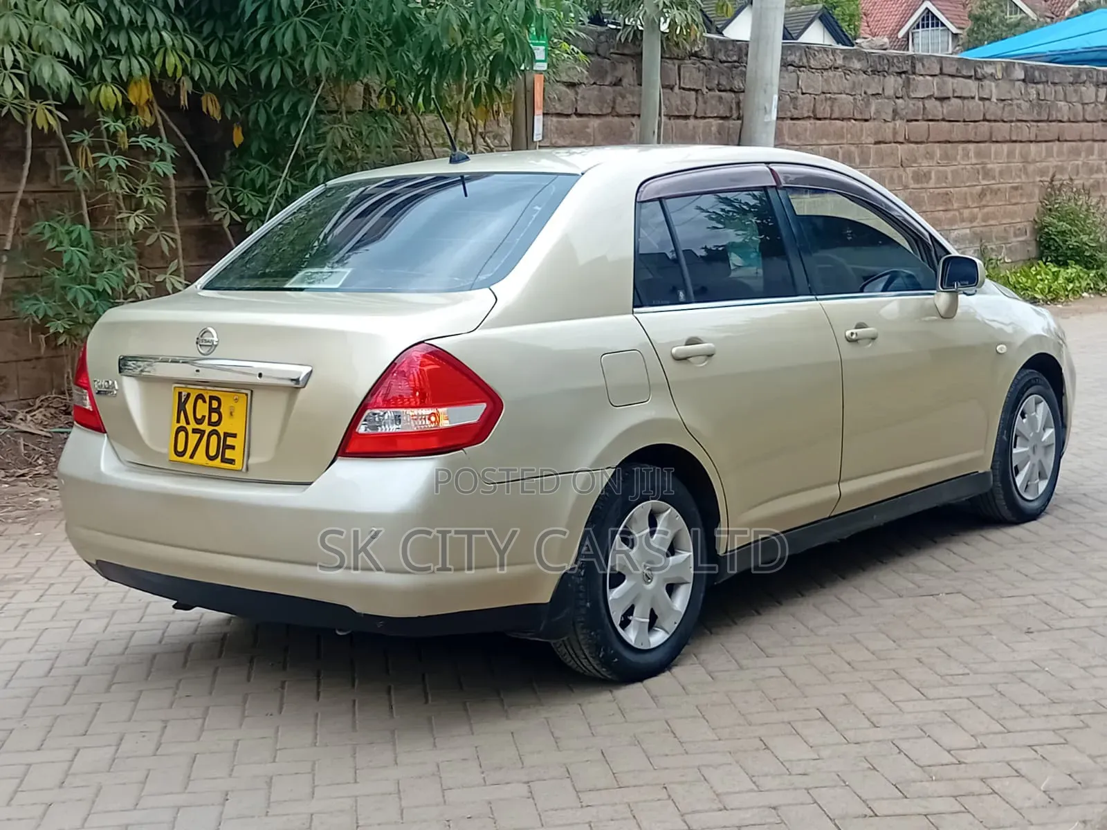 Nissan Tiida 2008 Gold