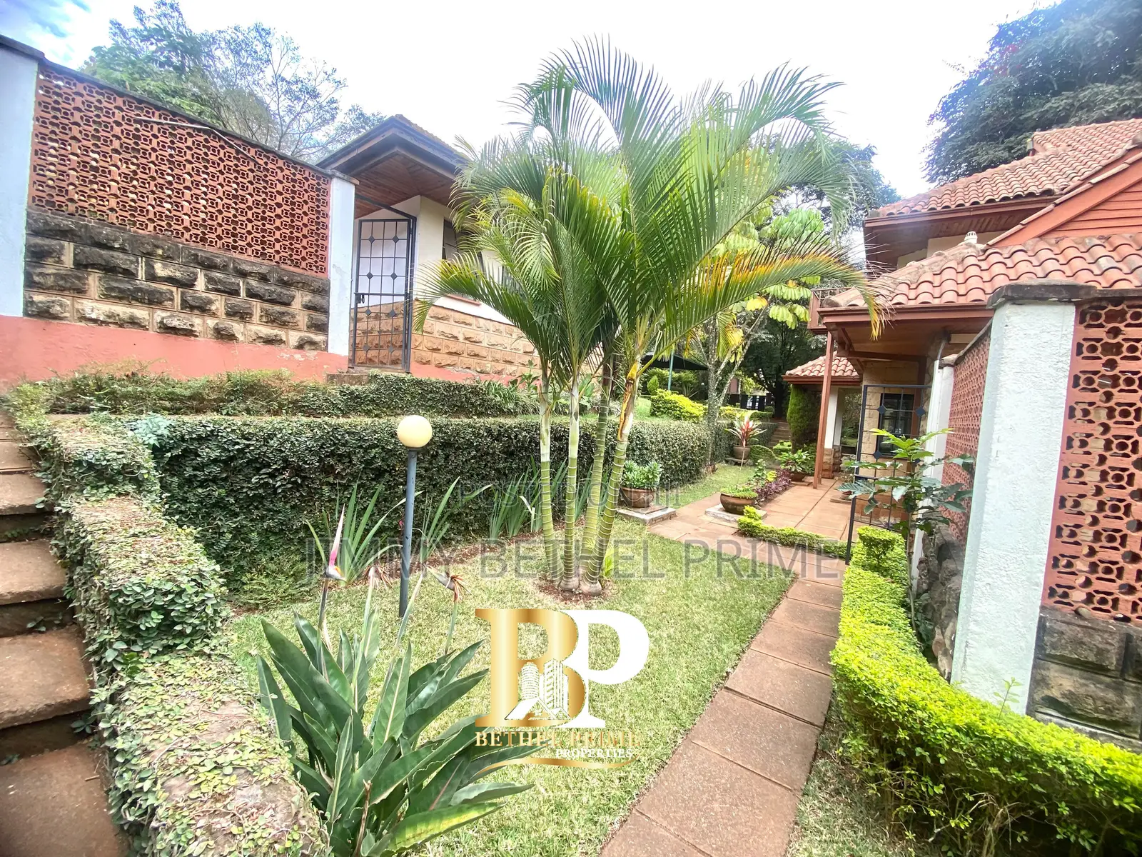 4bdrm Mansion in Rosslyn for rent