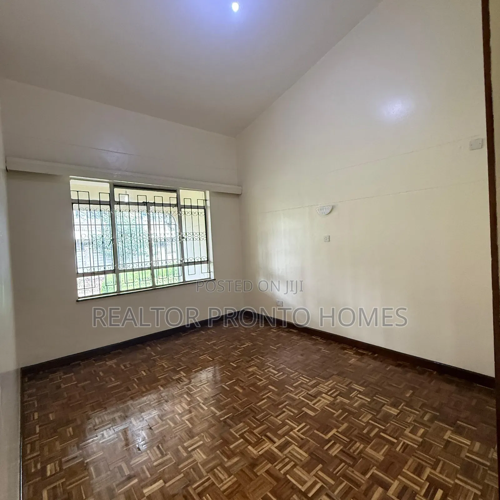 4bdrm Townhouse / Terrace in Yaya Center, Hurlingham for rent